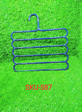 5-layer plastic hanger with a compact and practical design